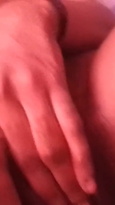 Stimulation du clito avec les doigts, orgasmes intenses non estop