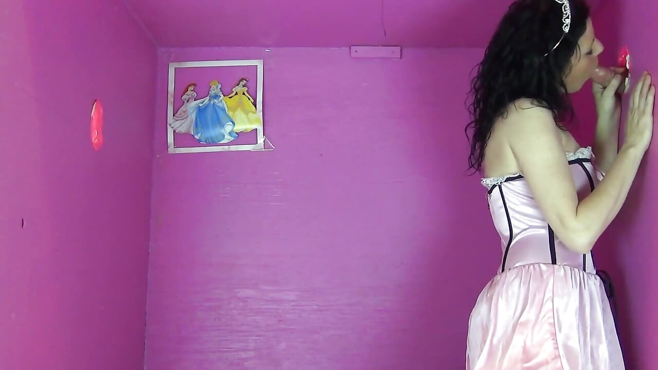 サマンサが登場する2つの匿名フェラチオ