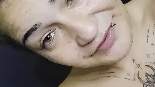 Blowjob queen shows how it's done