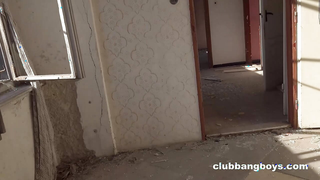 به من کمک کن اجاره ام را در ClubBangBoys پرداخت کنم