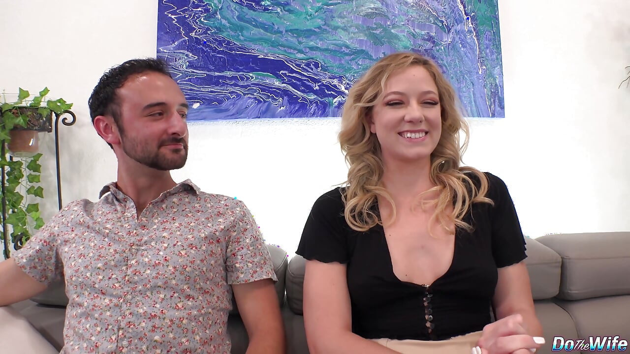 Quente e jovem esposa River Lynn recebe sua buceta rosa recheada com um bbc