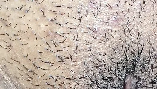 Kama sutra lagi asik muasin memeknya sambil duduk-duduk