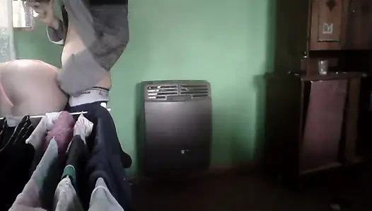 Kami lagi asik di dapur di samping kompor