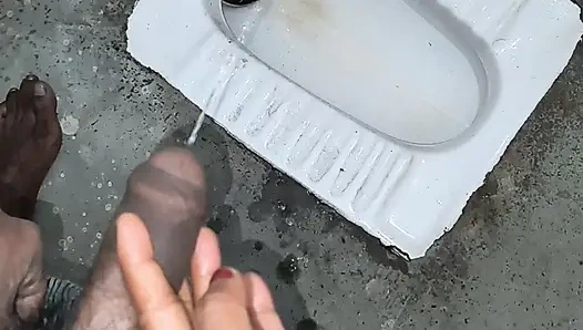 Nur pissen von indischem bhabhi
