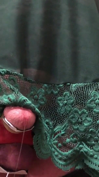 Detik emosi dari "Crossdresser memancut keras dan tangan panjang percuma dengan elektrik"