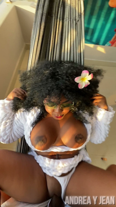I can't resist this big ass and busty Milf | Clip 1