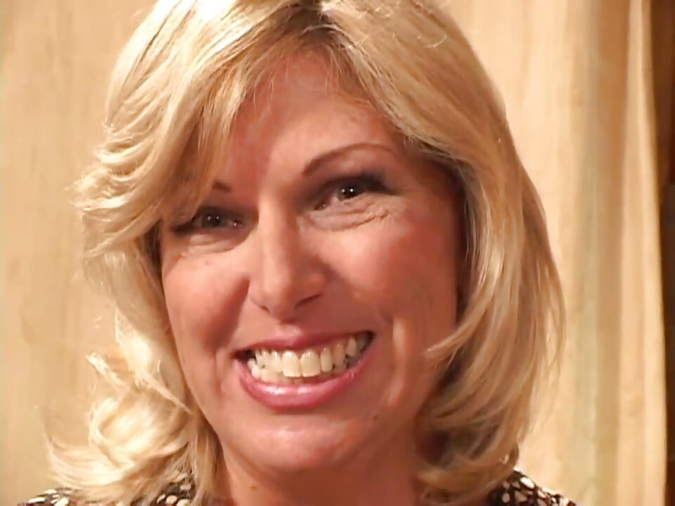 Blonde milf loves the big dick in pussy in mouth