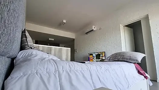 Aku ketemu sama dia di tinder dan dia bantuin aku merekam video bokep supaya aku bisa ngentot dia habis-habisan