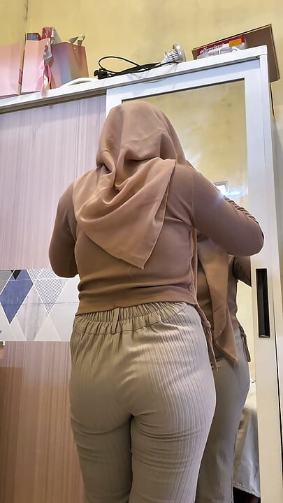 Her Stepaunt's Ass
