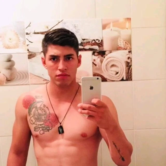 Very clown and cabron shows his cock