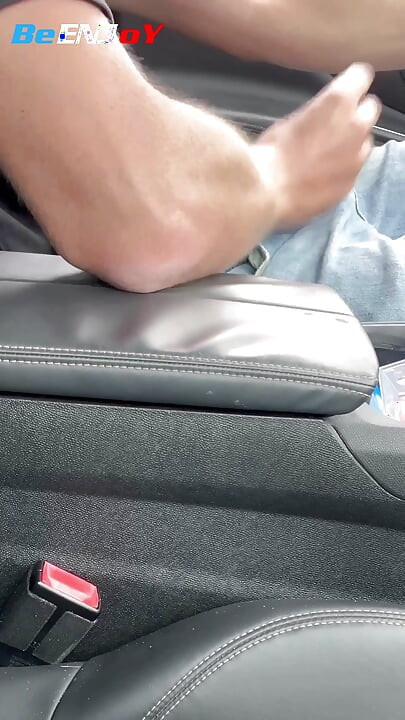 BeENJoY - Handjob at the wheel of the car and massive ejaculation on the side of the road in front of stunned motorists