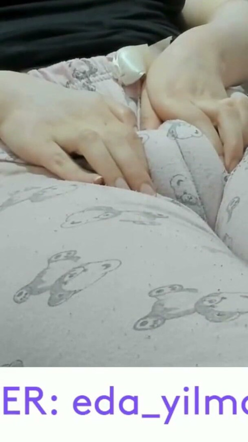 CAMEL TOE- MASTURBATION IN PAJAMAS- PUFFED PUSSY- SWOLLEN PUSSY- BIG PUSSY- TURKISH PORN- TURKISH MILF | Clip 1