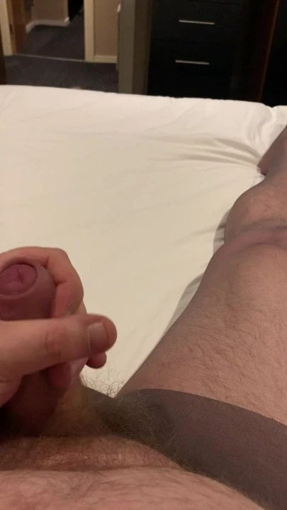 Vibratorplezier en een enorme lading door mijn panty