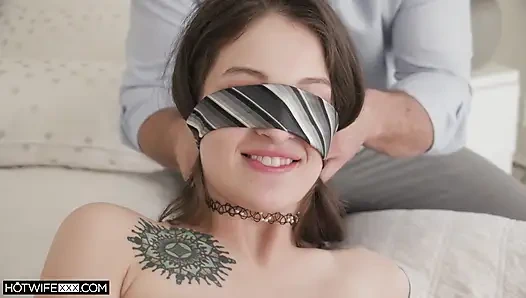 Suami Maddy lagi asik ngentot kontol pria internasional