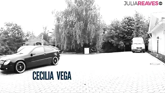 2 gefangene lassen die hübsche schreien, während anal und fotze ficken