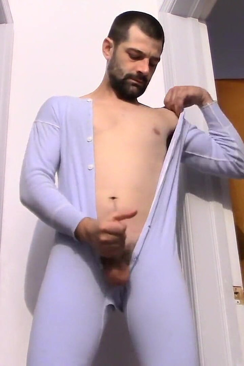 Str8 Mickey se izbacuje iz svog kombinezona