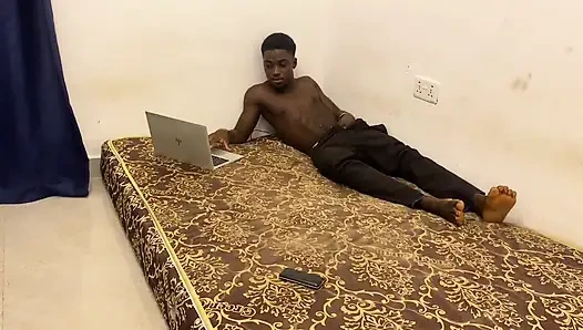 Sıska Komşumun Amcığını Sert Sikmeyi Seviyorum