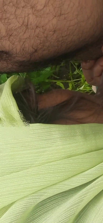 Captivating moment from "The desi sister-in-law of the village was sucking the lauda in the field and cutting the fodder in"