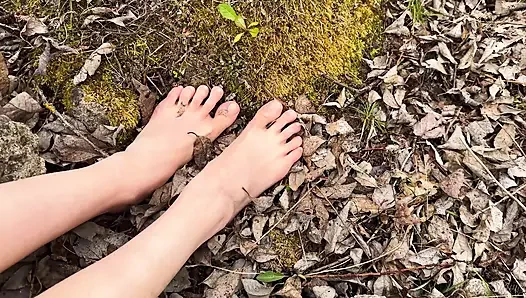 Barefoot Walk in the Forest - Foot Fetish - Bare Feet!