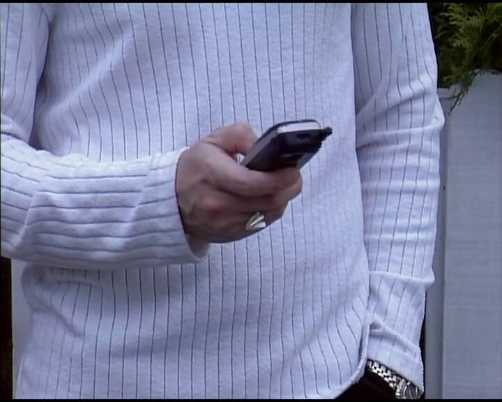 Vruće nemačke kurvice dele veliki dildo i kurčeve