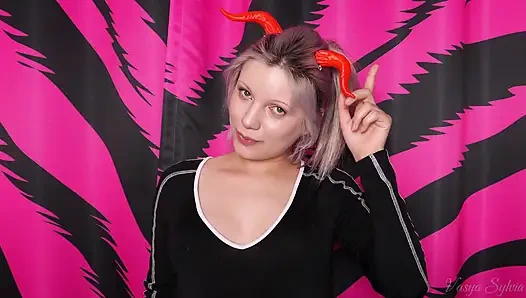 Harika bir sigara içiyorum ve kendime dokunuyorum!