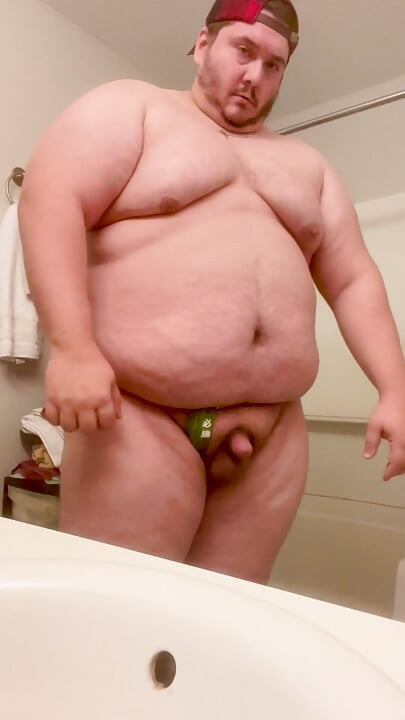 Amateur American Sumo Wrestler Bubba Burly Chub Checking Himself Out