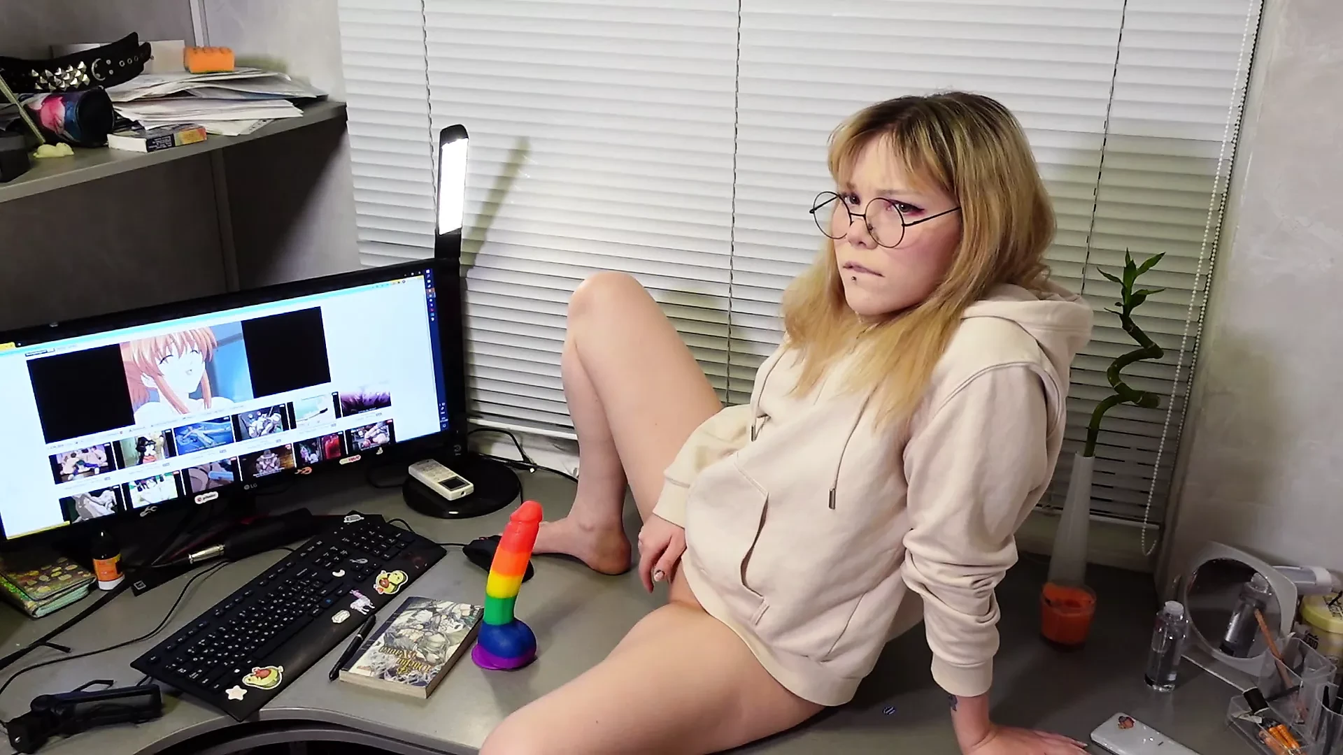 Masturbating after your messages- Furiyssh