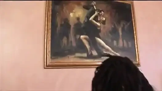 Pelacur kulit hitam yang menawan dengan toket kencang dientot di sofa sama cowok kontol besar