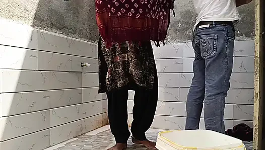 Pati Bahar Gaye the padosi