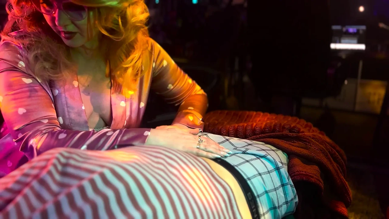 SECRET LATE NIGHT HANDJOB AND CUMSHOT