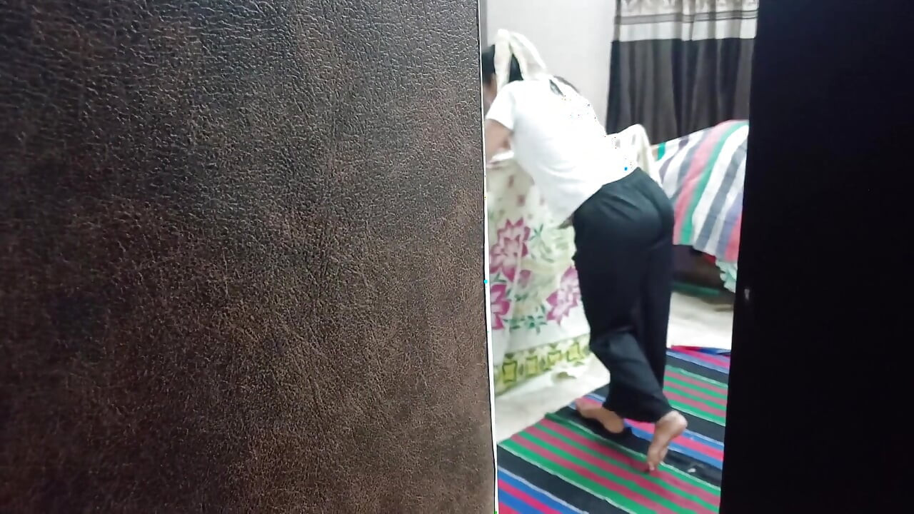Step Brother Fucking His Beautiful Step Sister While She Watching Movie