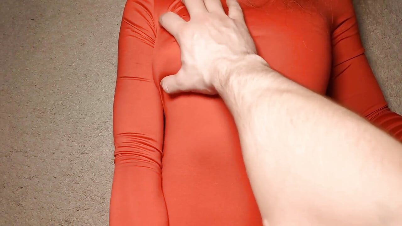 POV 마지막에 큰 사정으로 소녀의 보지를 문지르고 따먹기