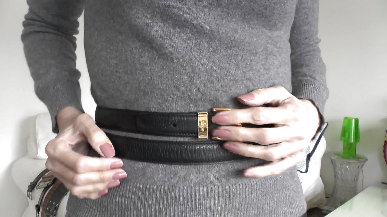 Gürtelarmung im Wohnzimmer, Teil 3, lady Victoria Valente