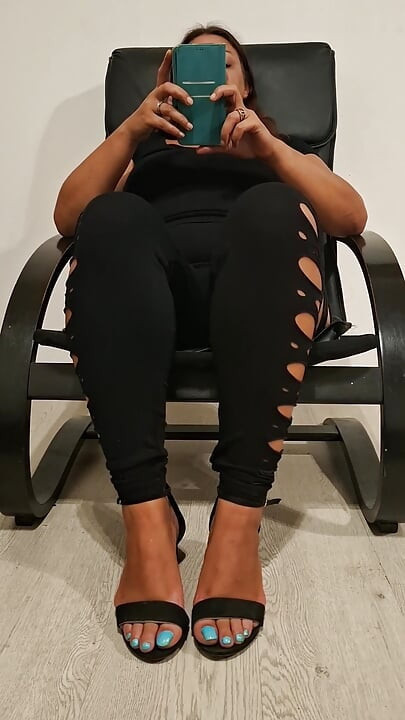 Restez ignorée à mes pieds