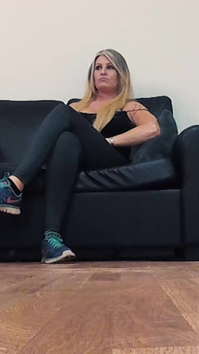 MILF blonde jalang mahu lubang pepeknya ternganga terbuka luas