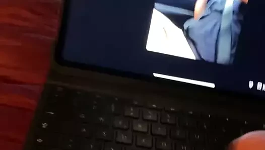 Arkadaşlarının mastürbasyonu video