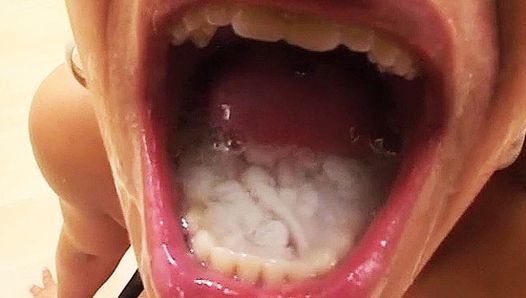 Рот, полный спермы
