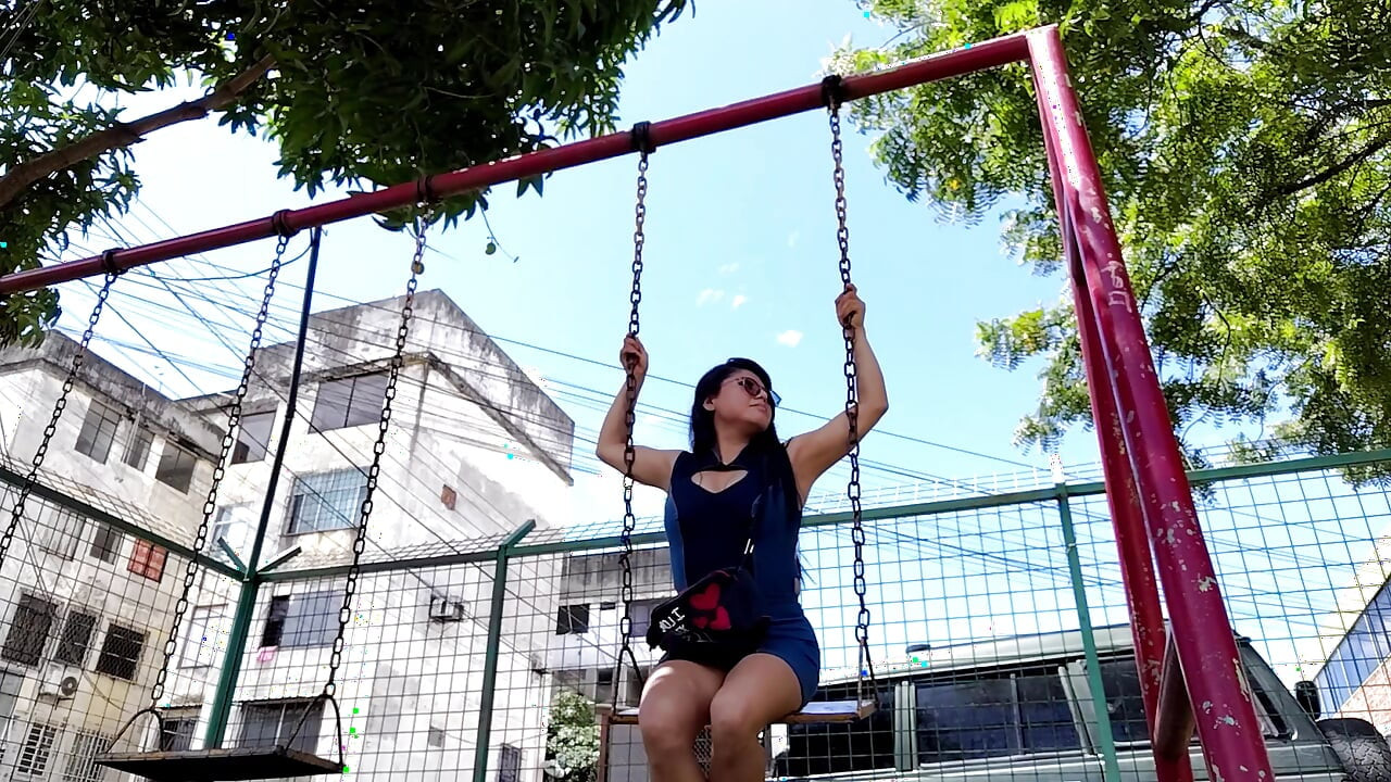 Park Swing Seduction: Rich Man Convinces Curvy Latina for a "Sweet Treat"