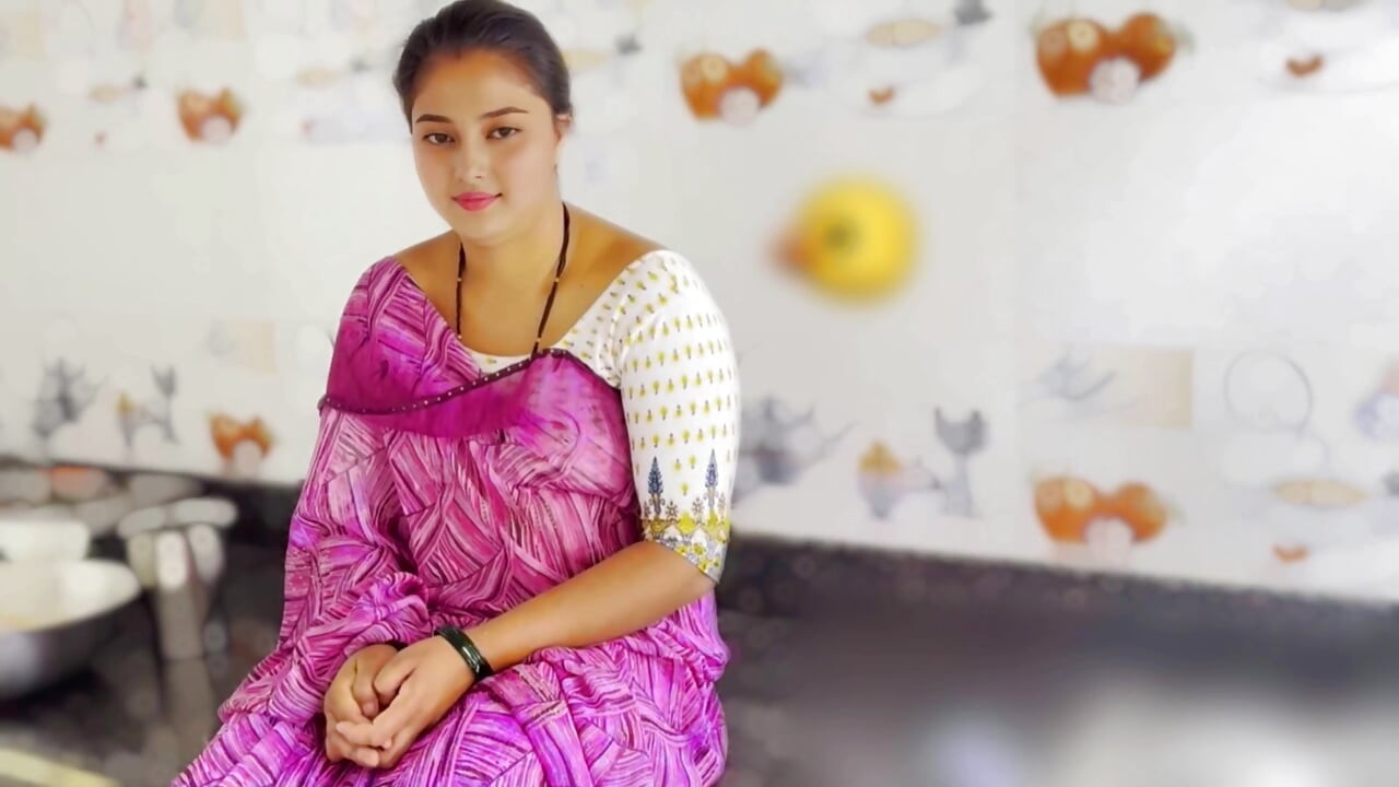 Desi masoom ganv ki larki (naukrani ki larki) bs ke ghar ke niche lnd par gee aur bs dvara chudaee ki gee