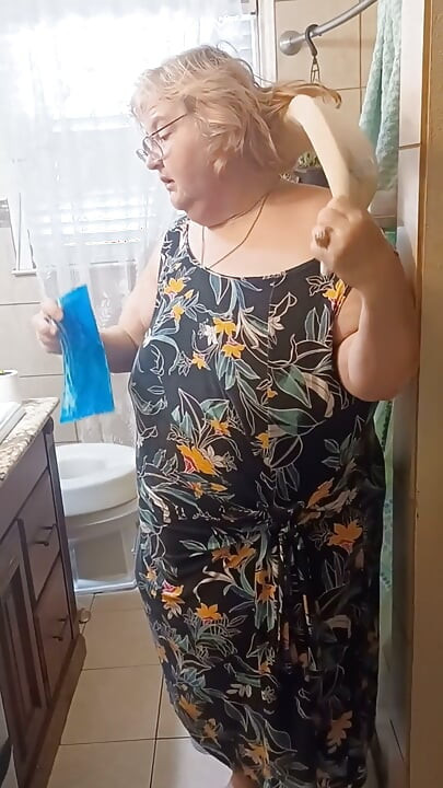 Handicap Nursevicki Showers Shaves Etc