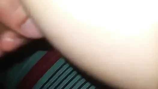 Orgasme luar biasa, jari-jari yang tak pernah puas saling membantu, lalu dia menyetubuhiku dengan kontol besarnya.