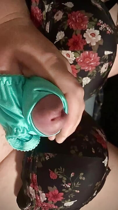 射在破旧的缎面内裤汇编