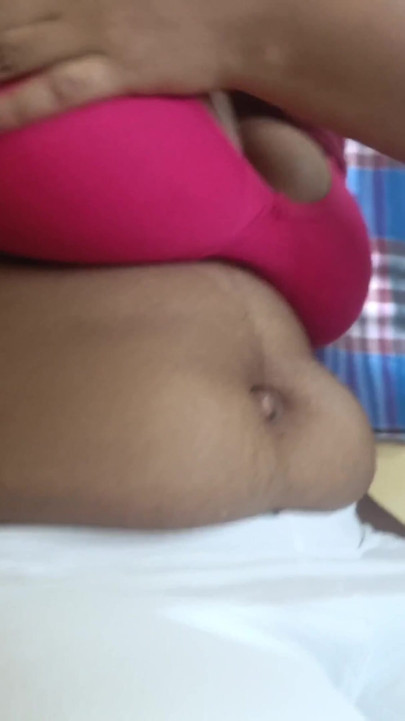 Tamil ateşli lezbiyen romantizmi yatakta | Klip 2