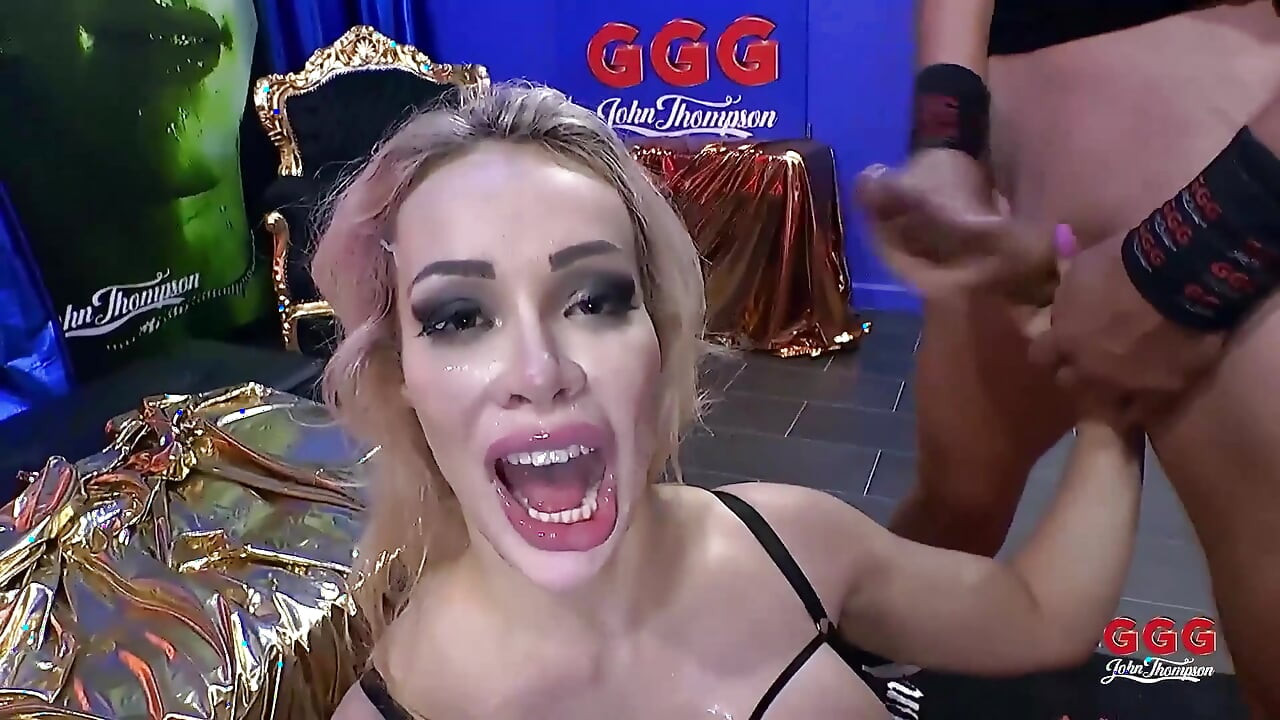 GGG جون طومسون هوت جبهة مورو شرب شخ في بوكاكي جانجبانج