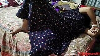 Seks w indyjskiej wiosce - macocha z chłopakiem (oficjalne wideo Villagesex91)