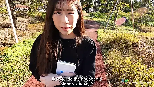 Gravure modeli bayan hitomi kanzaki duşta sabunlanıyor