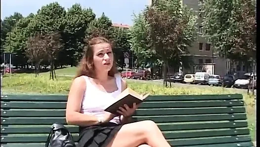 Ngentot memek berbuluku habis-habisan