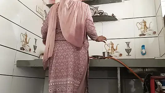 Rasoi mein bhabhi ji ke sath masti