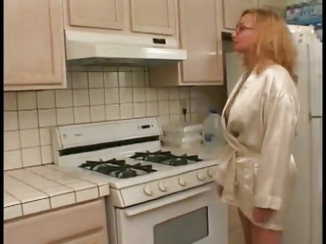 A sexy blonde anal slut gets banged and shows her gorgeous ass