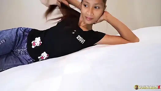 Johntronx - memek sempit cewek asia dengan memek sempit ini dientot habis-habisan sama kontol besar